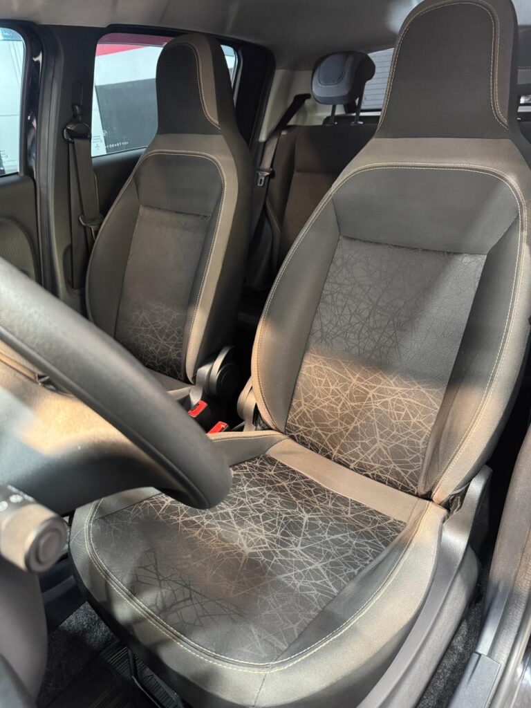 WhatsApp Image 2025-12-01 at 15.40.45 (1)